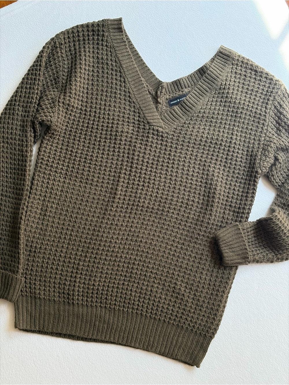 Moon & Madison Olive Knit Sweater Womens Small 3/4 Sleeve Textured V-Neck